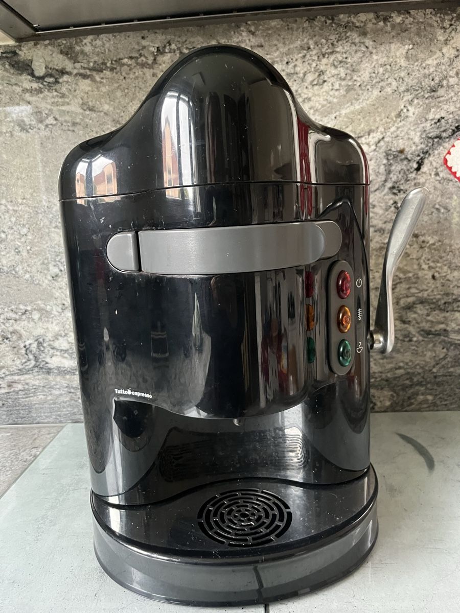 Macchine per caffè & Macchine per espresso: Macchina caffè Tuttoespresso P.D.p.d. nera usata – Usato da Nussbaumen AG venduto da leone2000