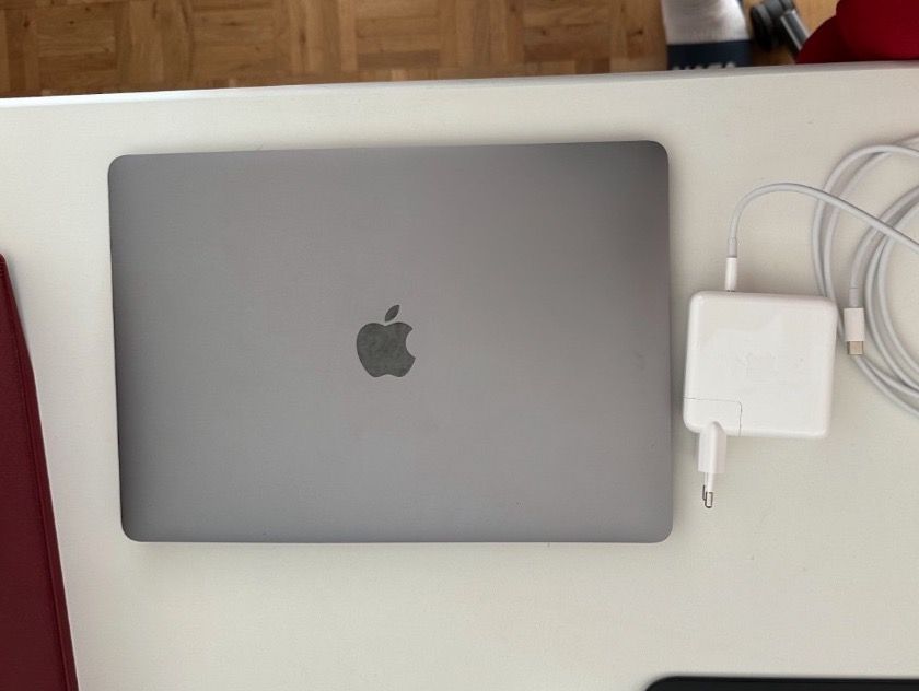 Flache Hülle Für MacBook Pro/Air 13 Zoll – Heather Black, Gepolstert, Wasserabweisend, Nachhaltiges Material