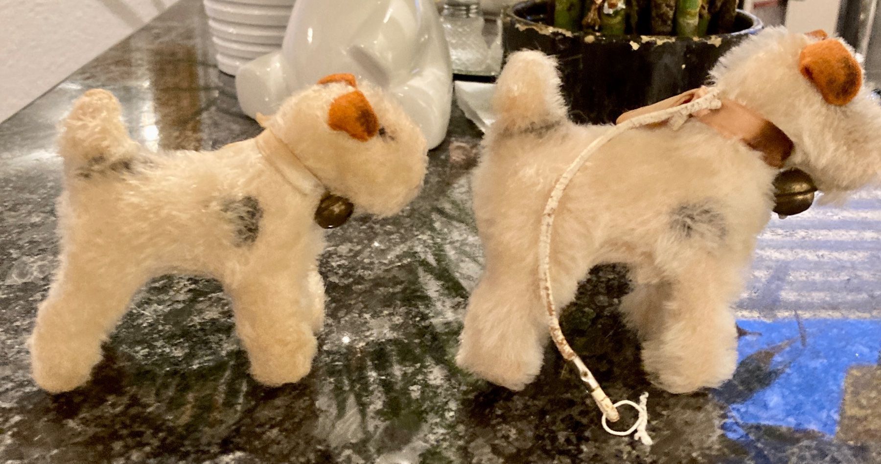 Steiff Giocattoli: 2 Foxterrier mit Glöcklein - antik Steiff – Usato da Rütihof venduto da Kelani 2