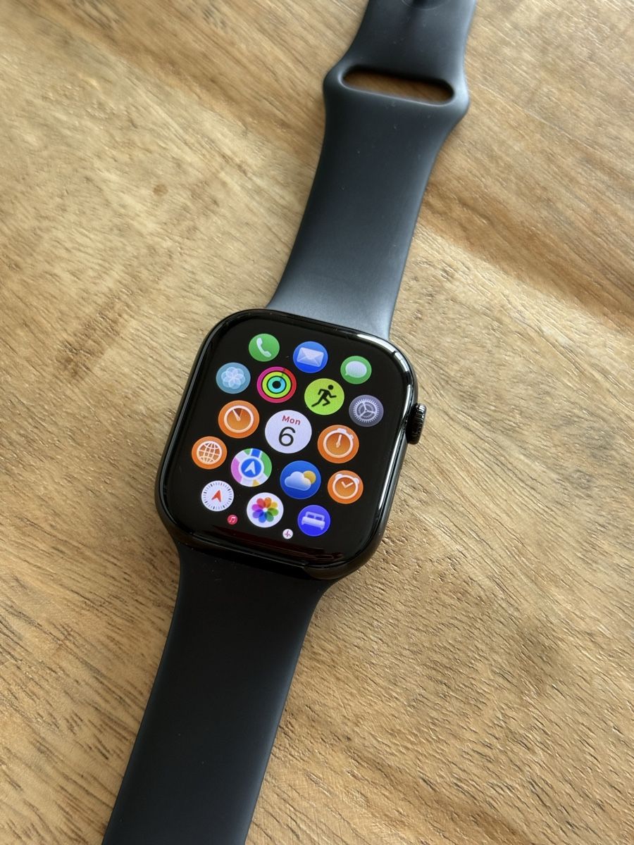 Apple Smartwatch: Apple Watch Series 10 46mm Jet Black – Usato da Gibswil venduto da Oidus 3