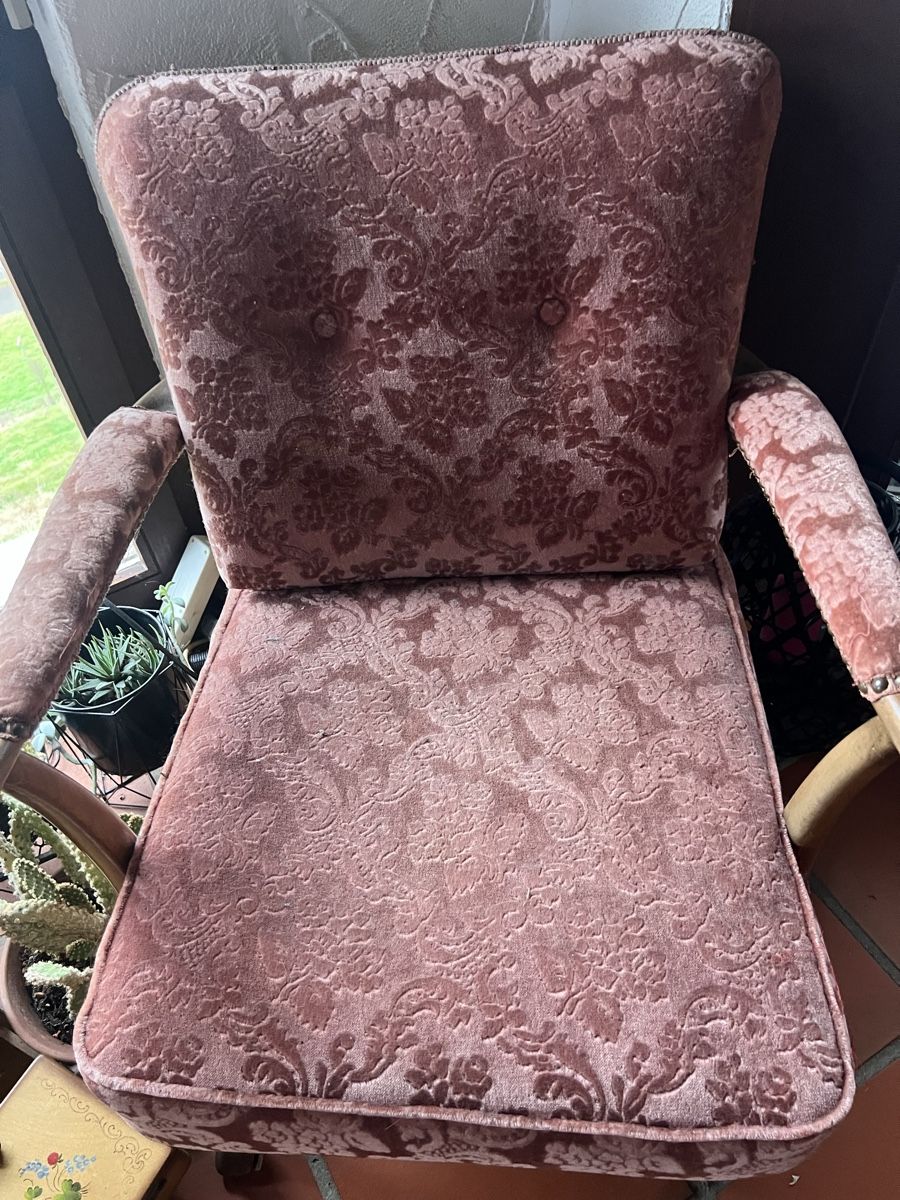 Chaises: Antike Stühle – D'occasion à Hettenschwil par Prisle