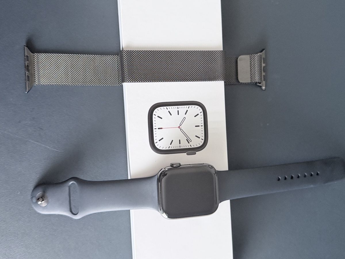Apple Smartwatch: Apple watch Series  7 – Usato da Zürich venduto da arb_9qhc
