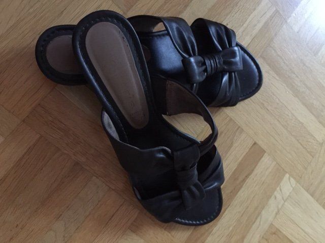 Tamaris Scarpe da donna: Hausschuhe "Tamaris" Gr. 41 – Usato da Walenstadt venduto da ricamul 5