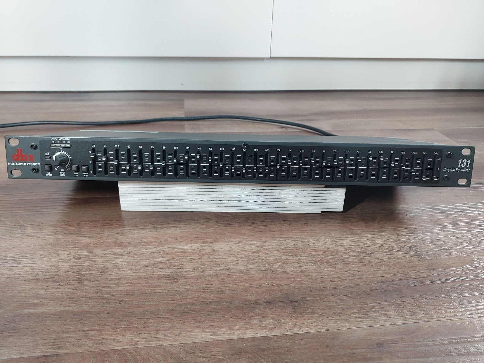 Dbx Equalizzatori: dbx 131 Graphic Equalizer – Usato da Eglisau venduto da HB9ELV