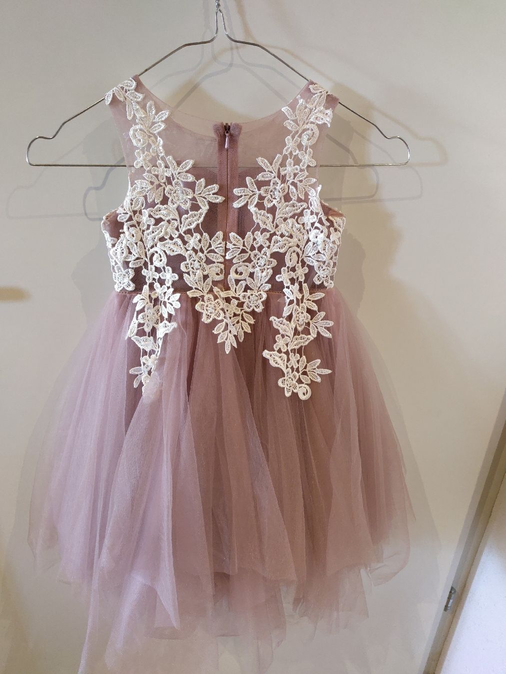 JJ’s House Vestiti & Gonne: Festliches Kleid 98/104 – Usato da Bäretswil venduto da pascale.dobler 2