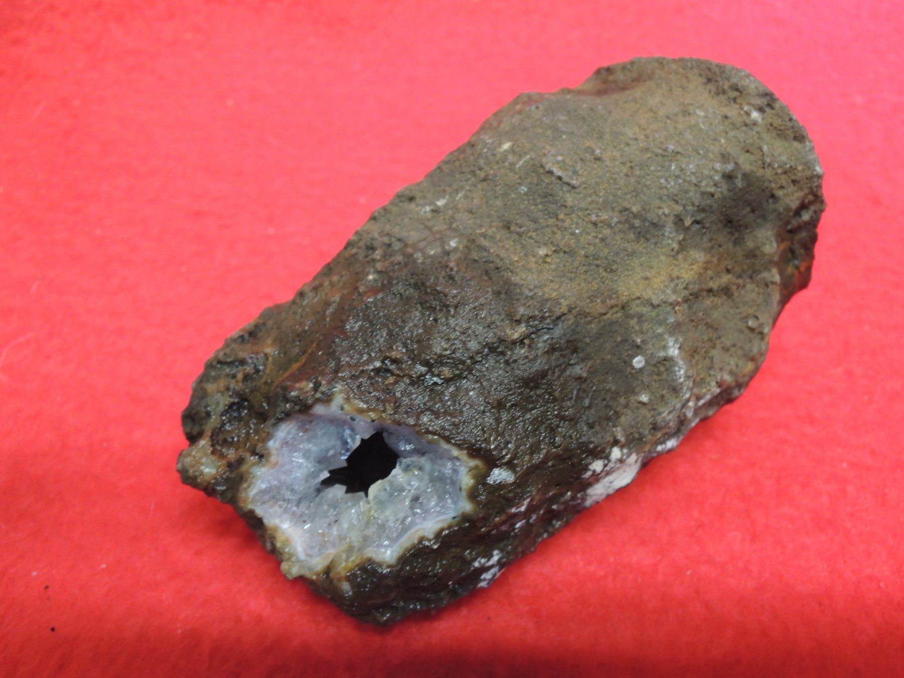 Minerali & Pietre curative: schöne Geode Amethyst 13 cm lang durchgehend – Usato da Uznach venduto da rut_xrx5 2