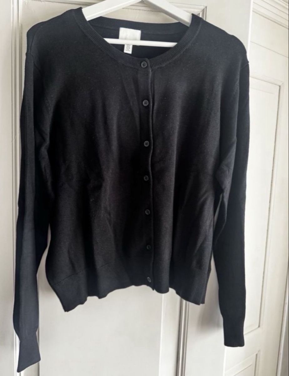 H&M Giacche: Feinstrick-cardigan. Schwarz, Neu. – Nuovo (secondo la descrizione) da Zürich venduto da ber_78xz