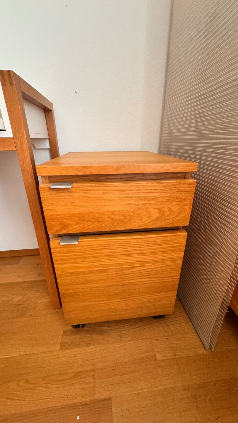 Ikea Eléments de bureau: IKEA Rollcontainer Buchenholz mit Schubladen / Hängeregister – D'occasion à Baar par 001loulou 1