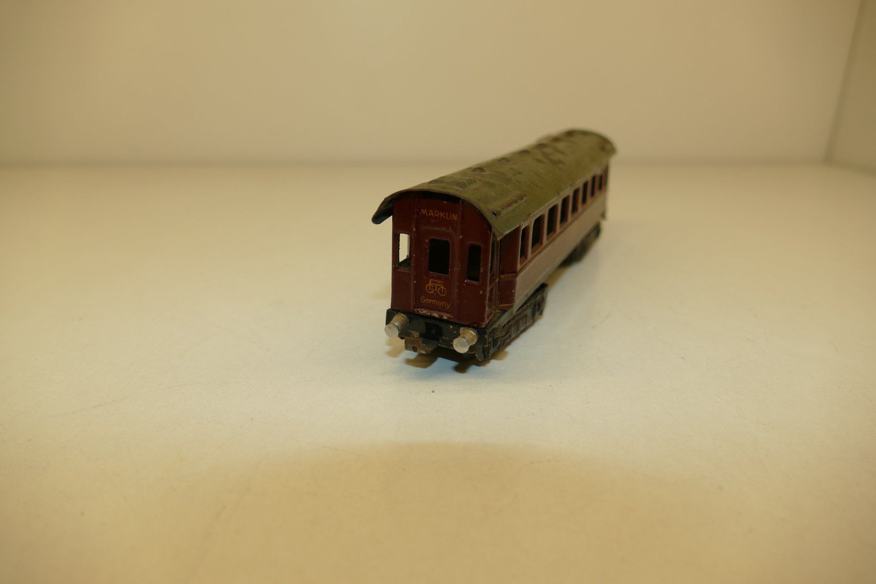 Märklin Trains électriques: Märklin H0: Mitropa Speisewagen – Défectueux à Niederhasli par rail-duerst 3