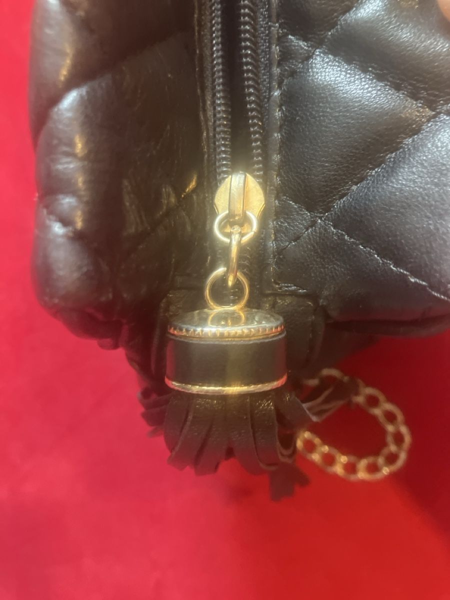 Borse da donna: Leder Handtasche schwarz mit Goldkette  – Usato da Muralto venduto da jac_hkz5 2