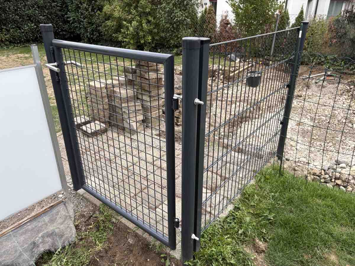 Sichtschutz: Gartentor Doppelstabmatte Anthrazit gebraucht Zustand – Gebraucht aus Lufingen von Mx56 2