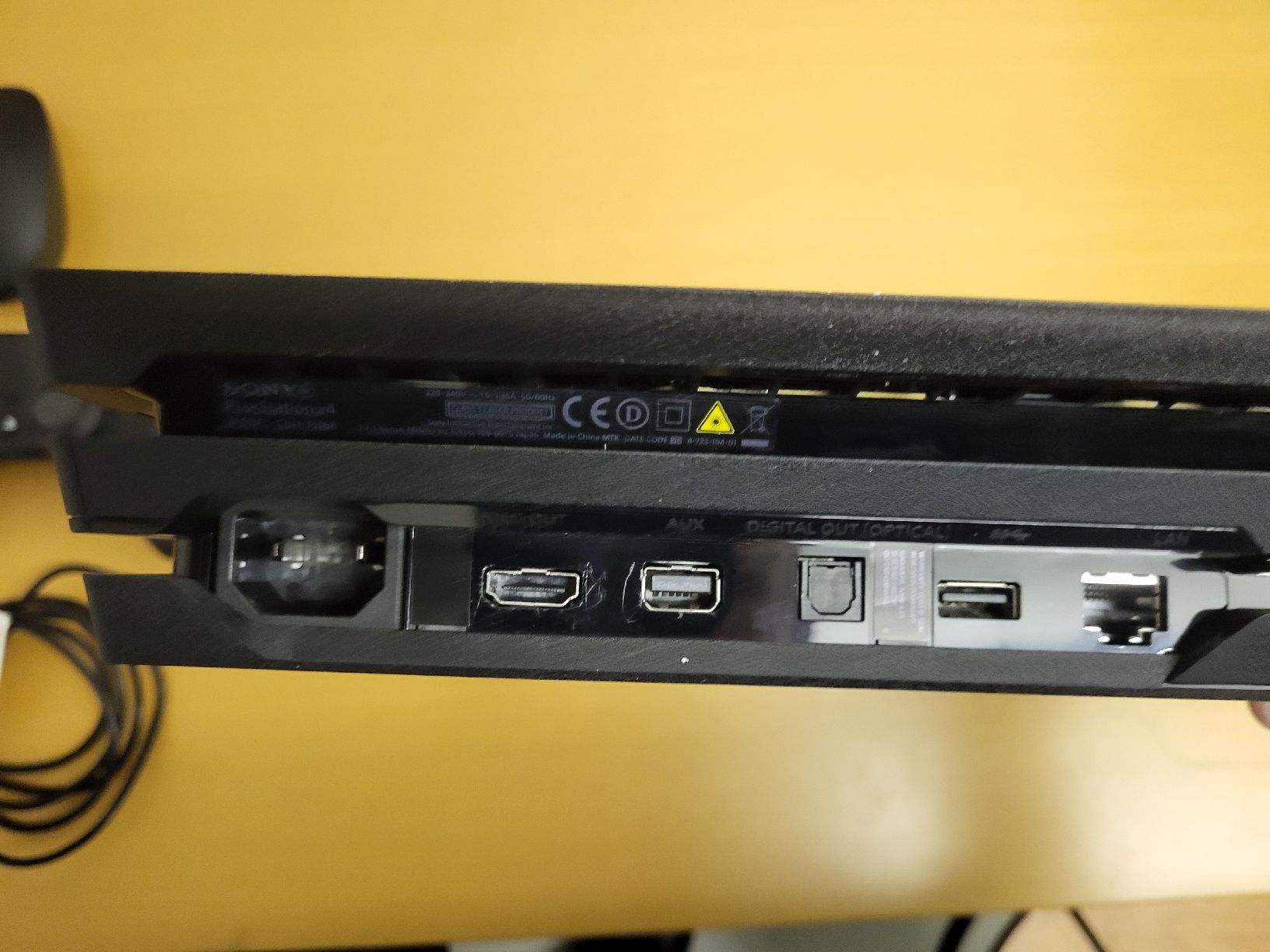 Sony Console: ps4 pro – Usato da Winterthur venduto da mue_r5kj 1