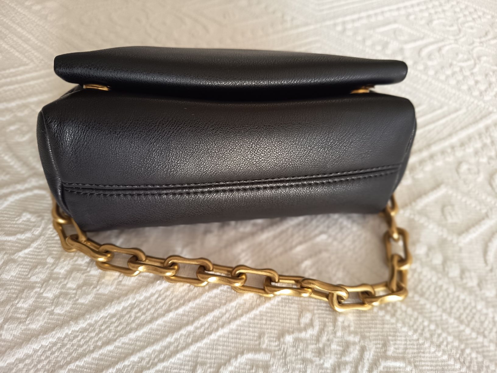 Zara Sacs femmes: Mini bag black with chain strap and shoulder strap – D'occasion à Basel par beg_6v7r 3