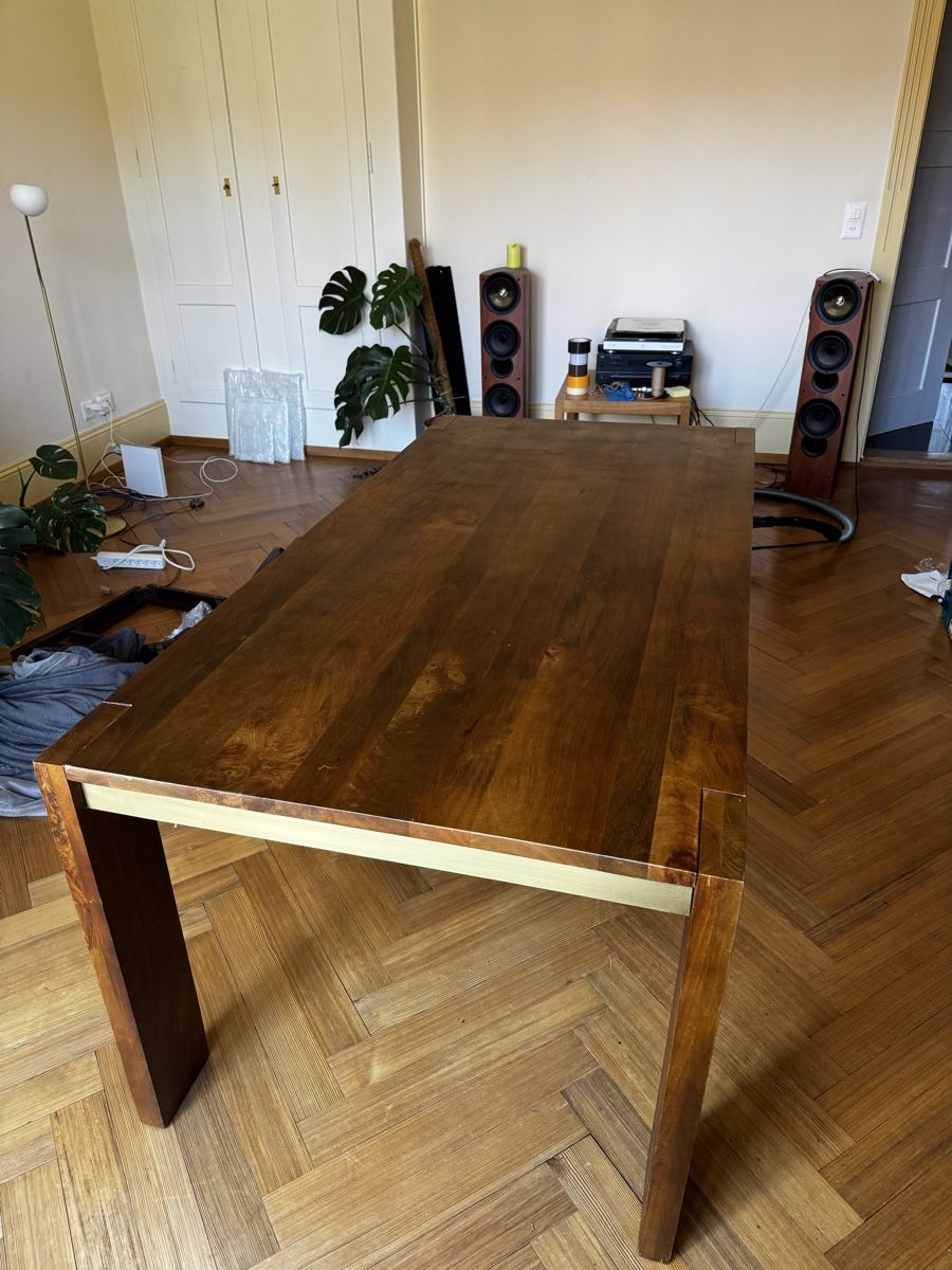 Tavoli: Schöner Holztisch mit Sitzbank – Usato da Laupen BE venduto da luc_8trl