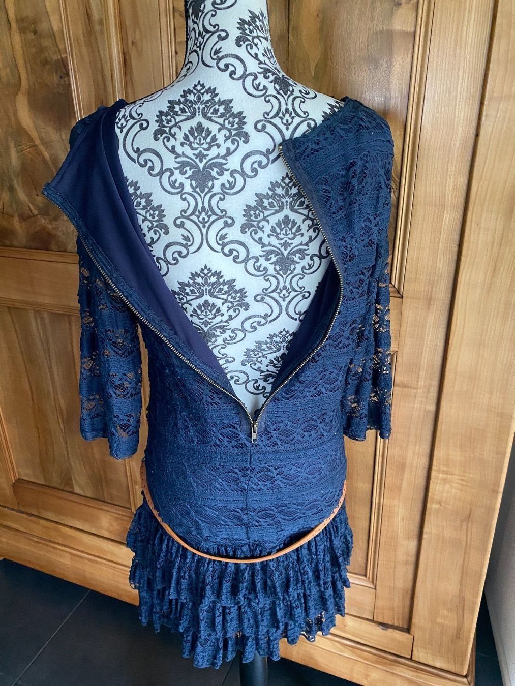 Kleider: Jolie Robe dentelle T-M/38 – Gebraucht aus Porrentruy von SYANKA 2