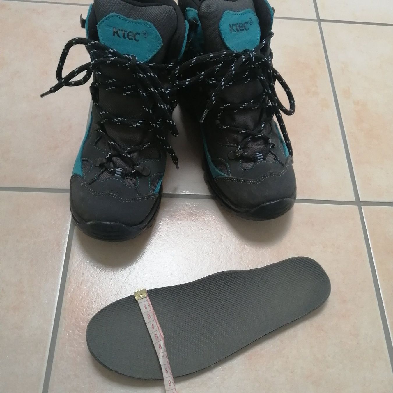 Schuhe für Jungen: Schuhe fest Gr. 34 – Gebraucht aus Henau von AXAA 2