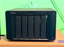 Synology DS1513+ Serveur NAS 5 baies