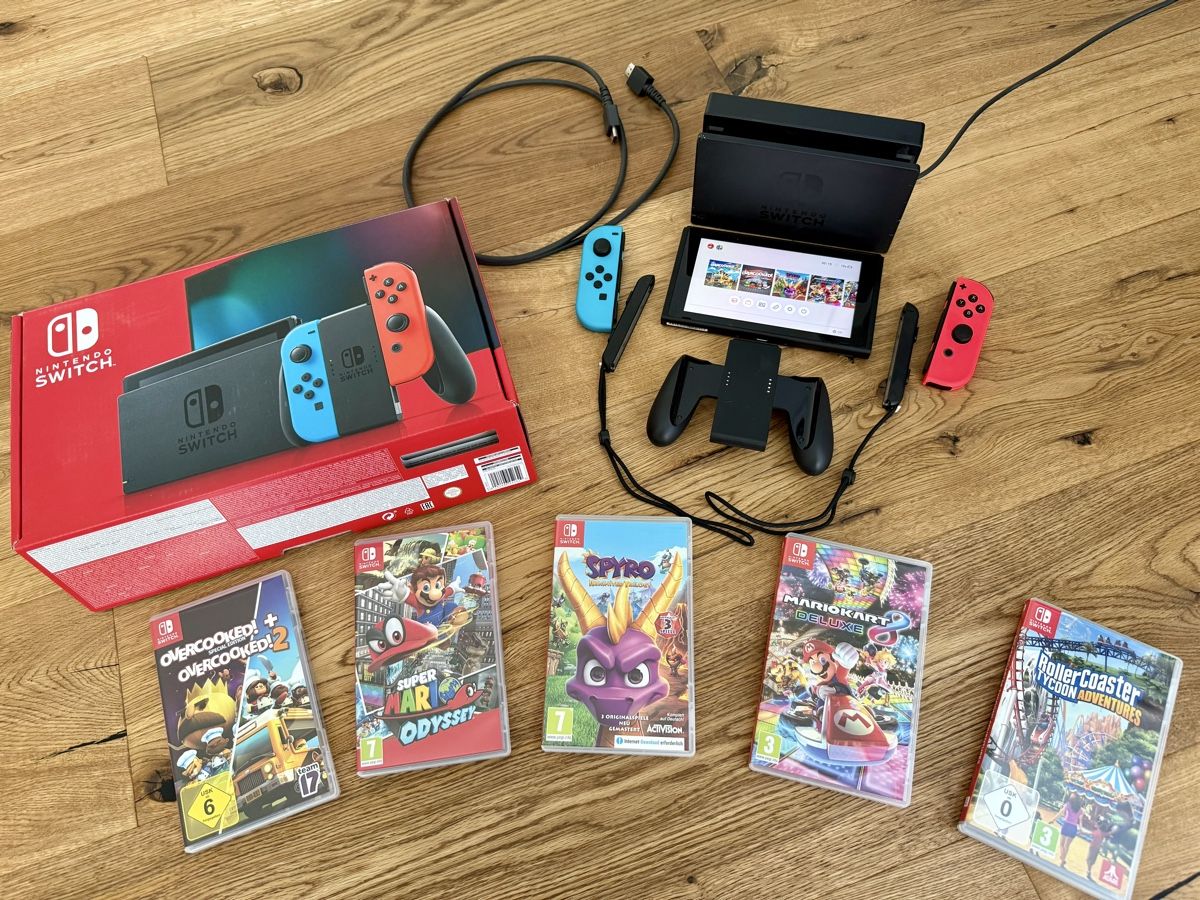 Nintendo Console: Nintendo Switch inkl. 5 Spiele – Usato da Egolzwil venduto da Ma90nu