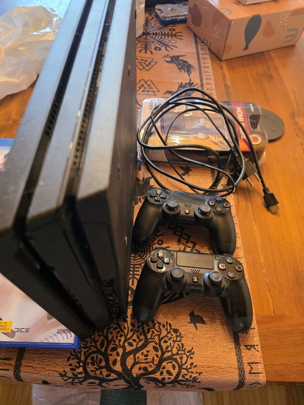 Sony Konsolen: PS4 Pro 1TB + 2 Controller + 12 Games – Top Paket! – Neu (gemäss Beschreibung) aus Münchenstein von R.Stenz 1