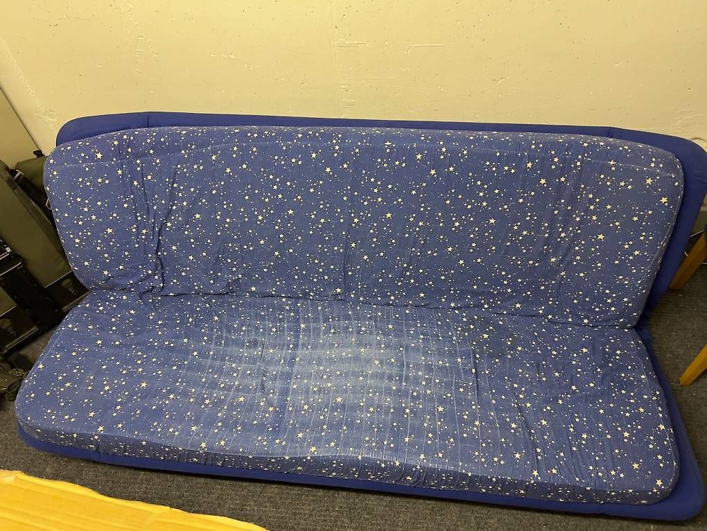 Sofas: Altes Bettsofa – D'occasion à Buttwil par 1zorro
