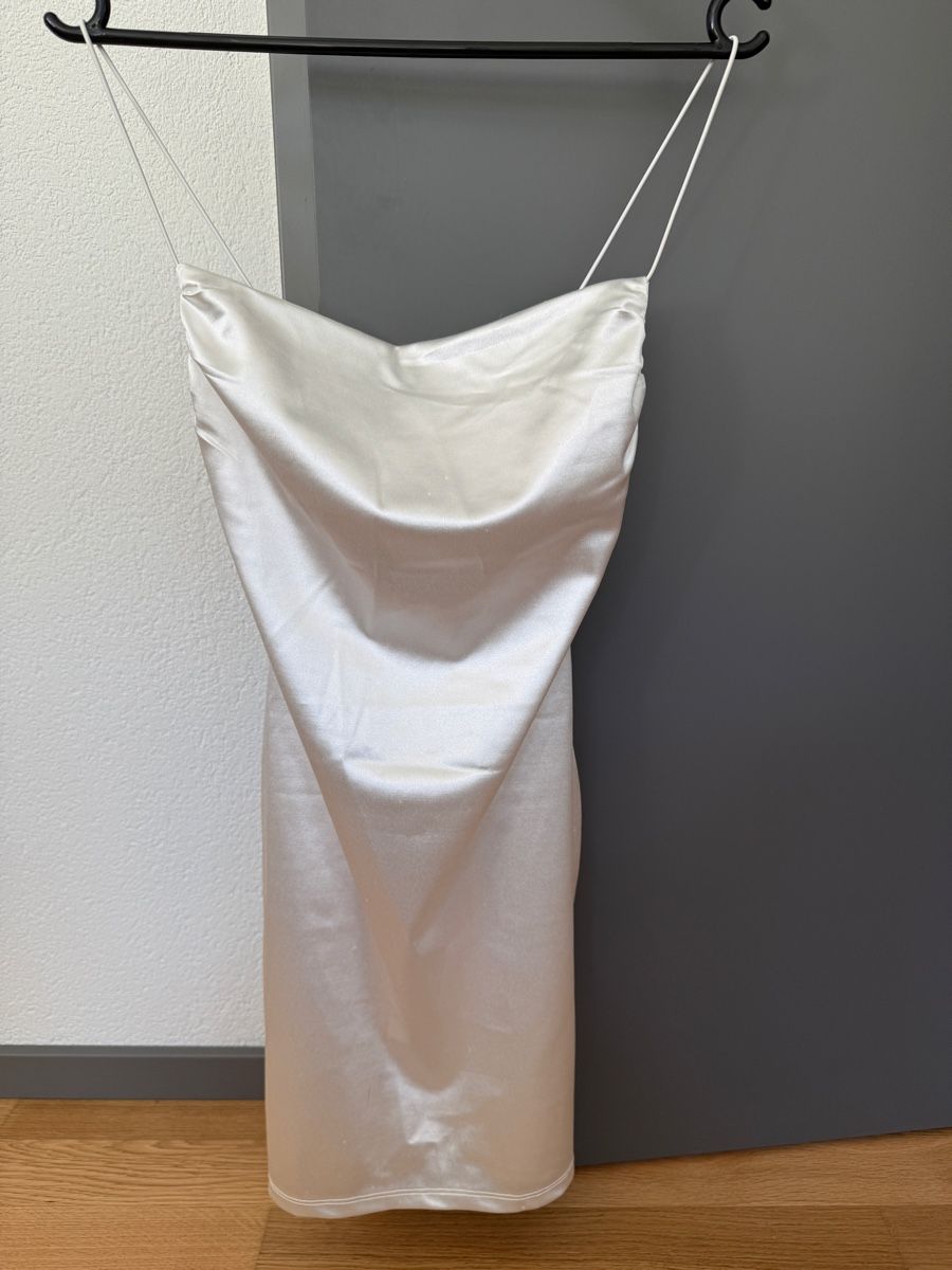 Vestiti: Satin Kleid – Usato da Brunnen venduto da pel_vk7g