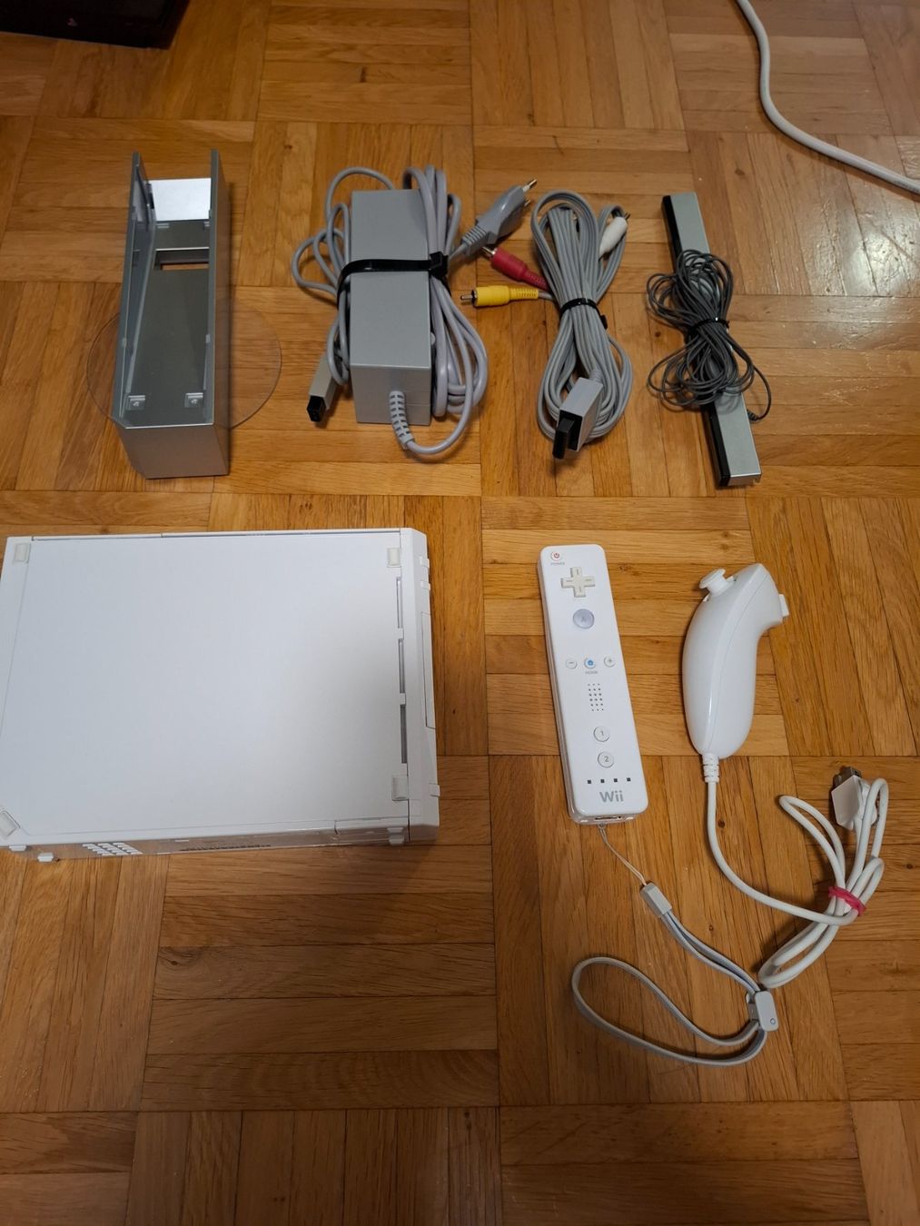 Nintendo Console: Nintendo Wii Weiss Set 1 – Usato da Gipf-Oberfrick venduto da Konsolen_Colin