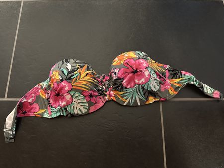 Sommer Bikini-Oberteil mit schönem Muster Gr. 38