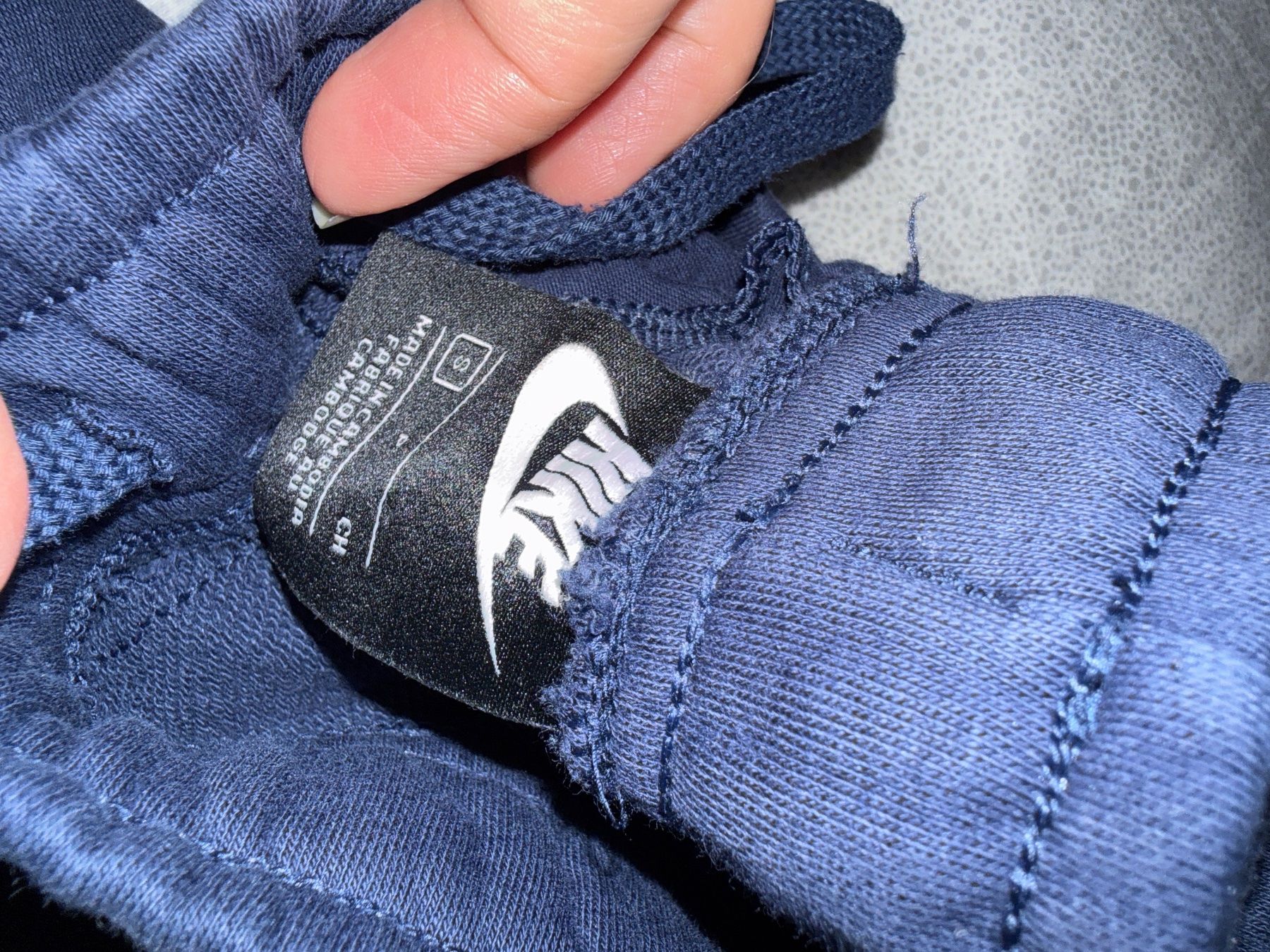 Nike Pantaloni: Nike Jogginghose Grösse S, dunkelblau – Usato da Oberwil BL venduto da Zenga60 1