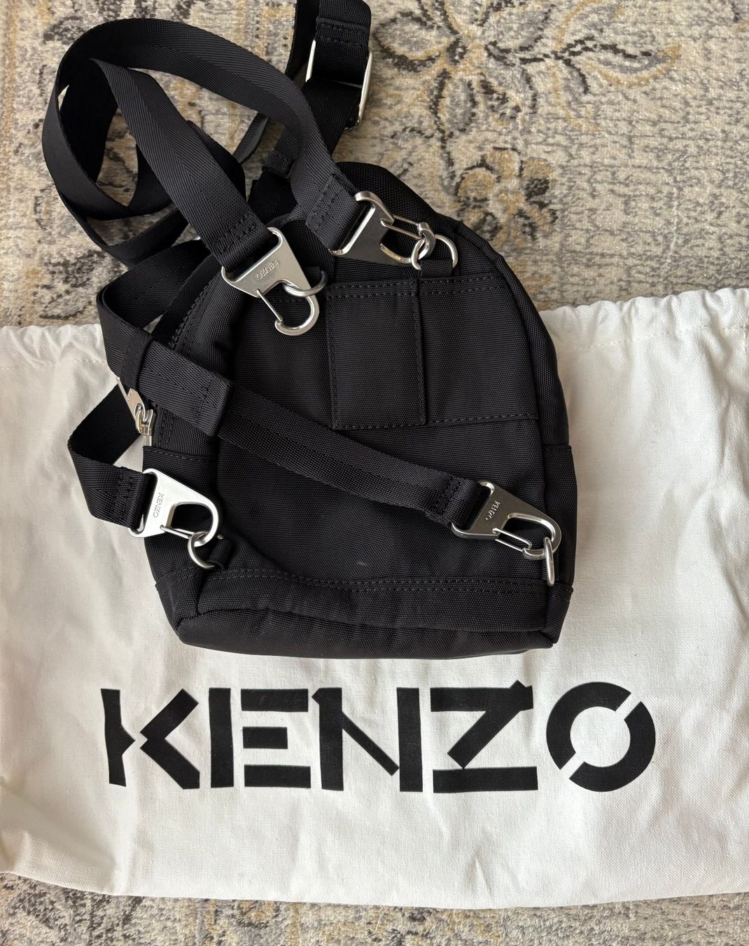 Kenzo Zaini: KENZO Rucksack / Sac à dos – Usato da Zürich venduto da Sandra22 4