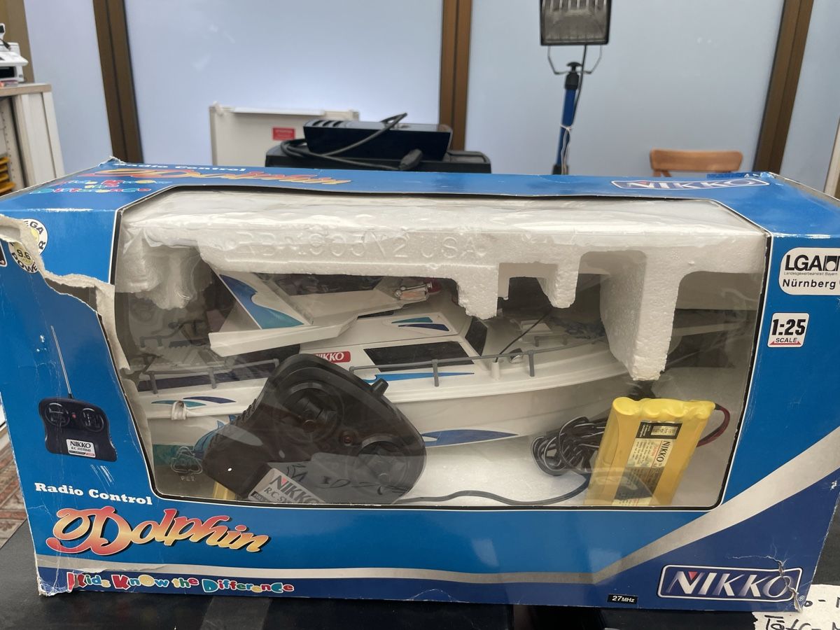 Nikko Modellismo RC: Nikko RC Dolphins Splash 1:25 – Usato da Bäch SZ venduto da inf_jgc8 1