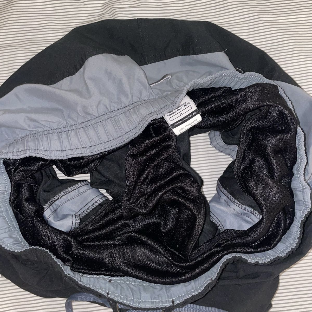 Nike Pantaloni: Vintage Nike Shorts - black/grey Size L – Usato da Wabern venduto da alestae 3