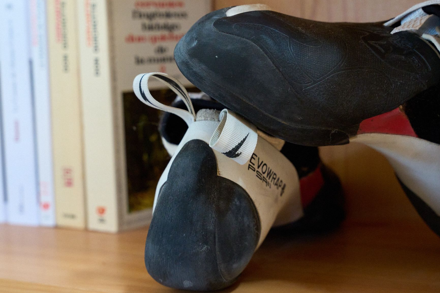 Chaussures hommes: Chaussons d'escalade evolv 42.5 – D'occasion à Orbe par Coyote1291 1