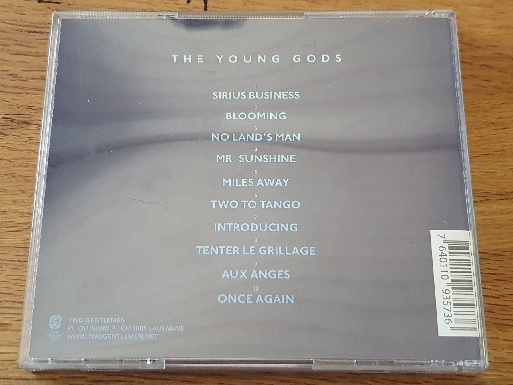 CD: The Young Gods - Everybody Knows - CD – Usato da Auenstein venduto da Trilos 1