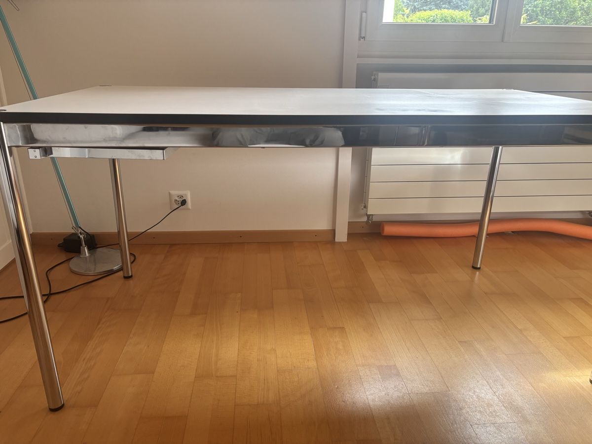 Scrivanie: Bureau USM Haller design épuré. – Usato da Romanel-s-Lausanne venduto da Martinez_29 3