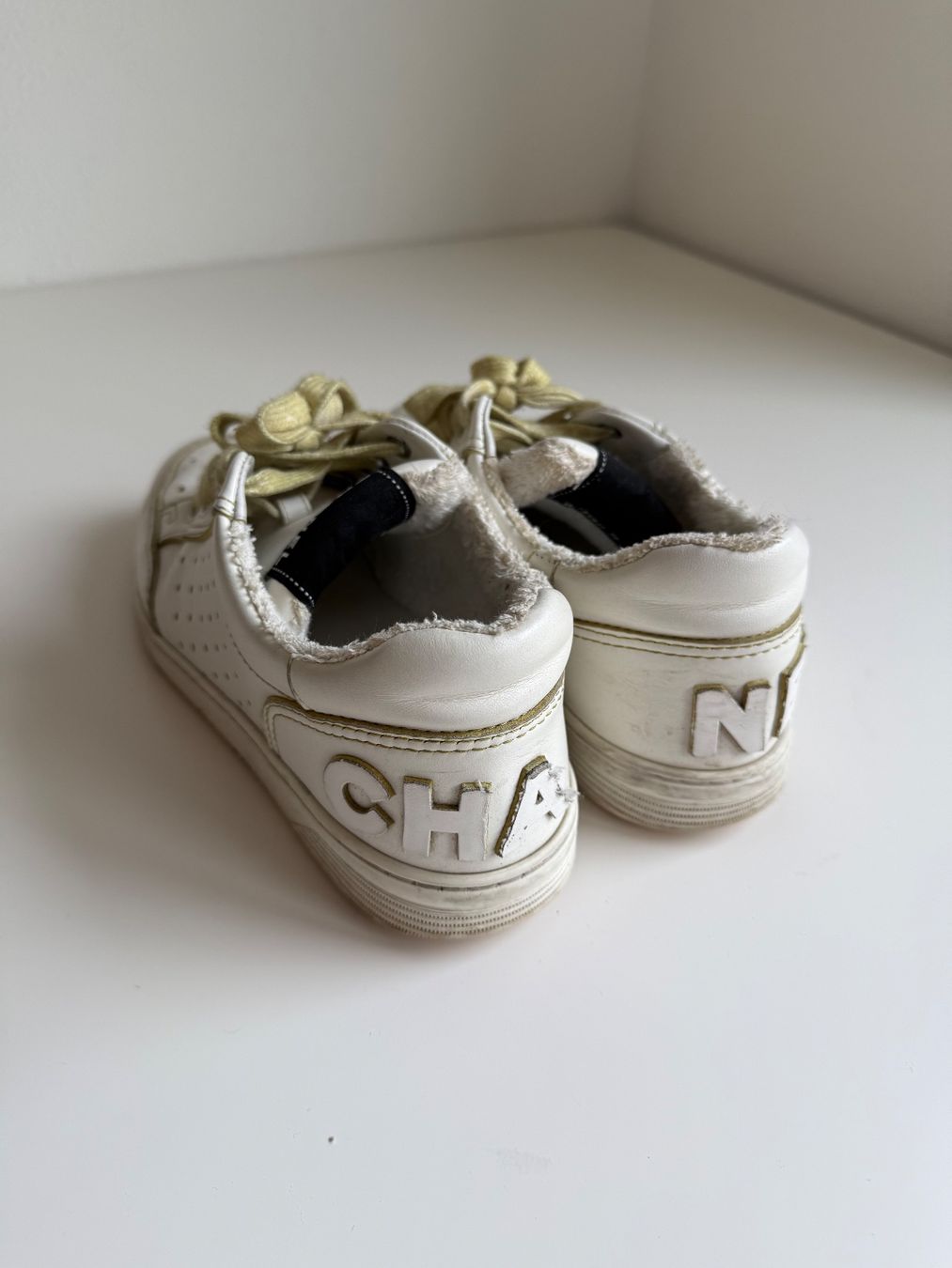 Chanel Chaussures femmes: Chanel Turnschuhe – Neuf (Voir description) à Winterthur par 19.19 2