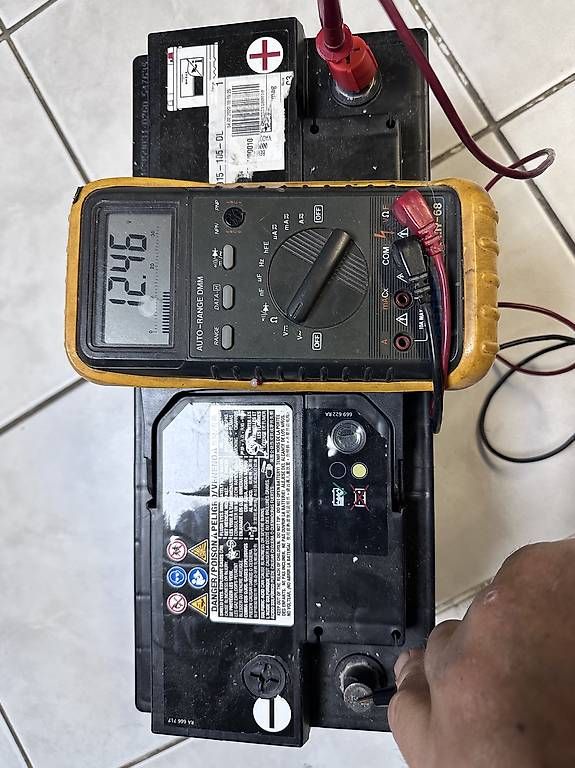 Batterie: Autobatterie 12V 110Ah – Usato da Basel venduto da Pithoch4