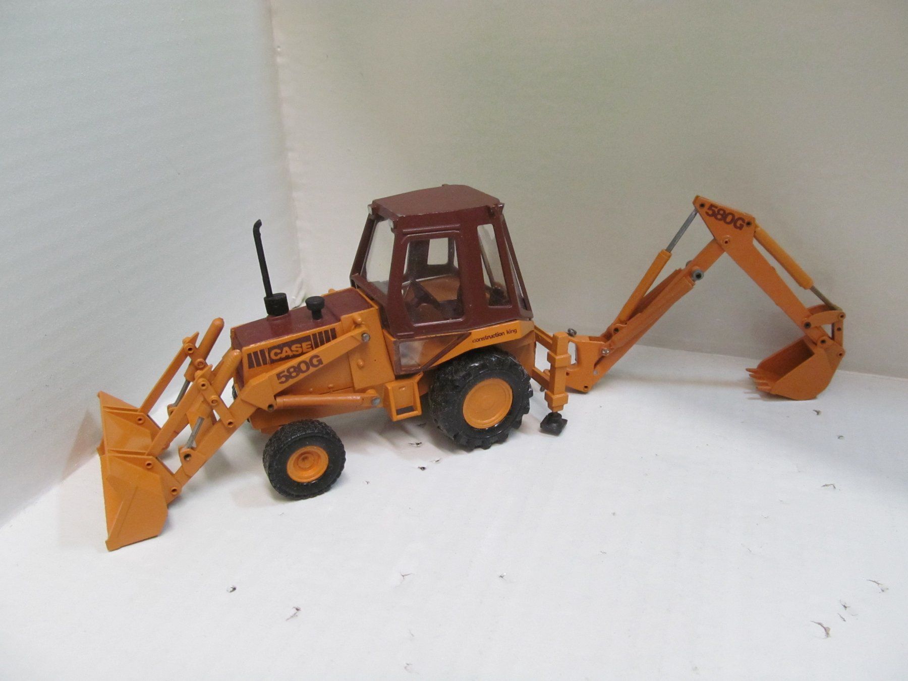 Conrad Modellbausätze & Standmodelle: CASE 580 G FRONT-HECK  LADER  CONRAD 1:35 – Neu (gemäss Beschreibung) aus Grueningen von malamut56