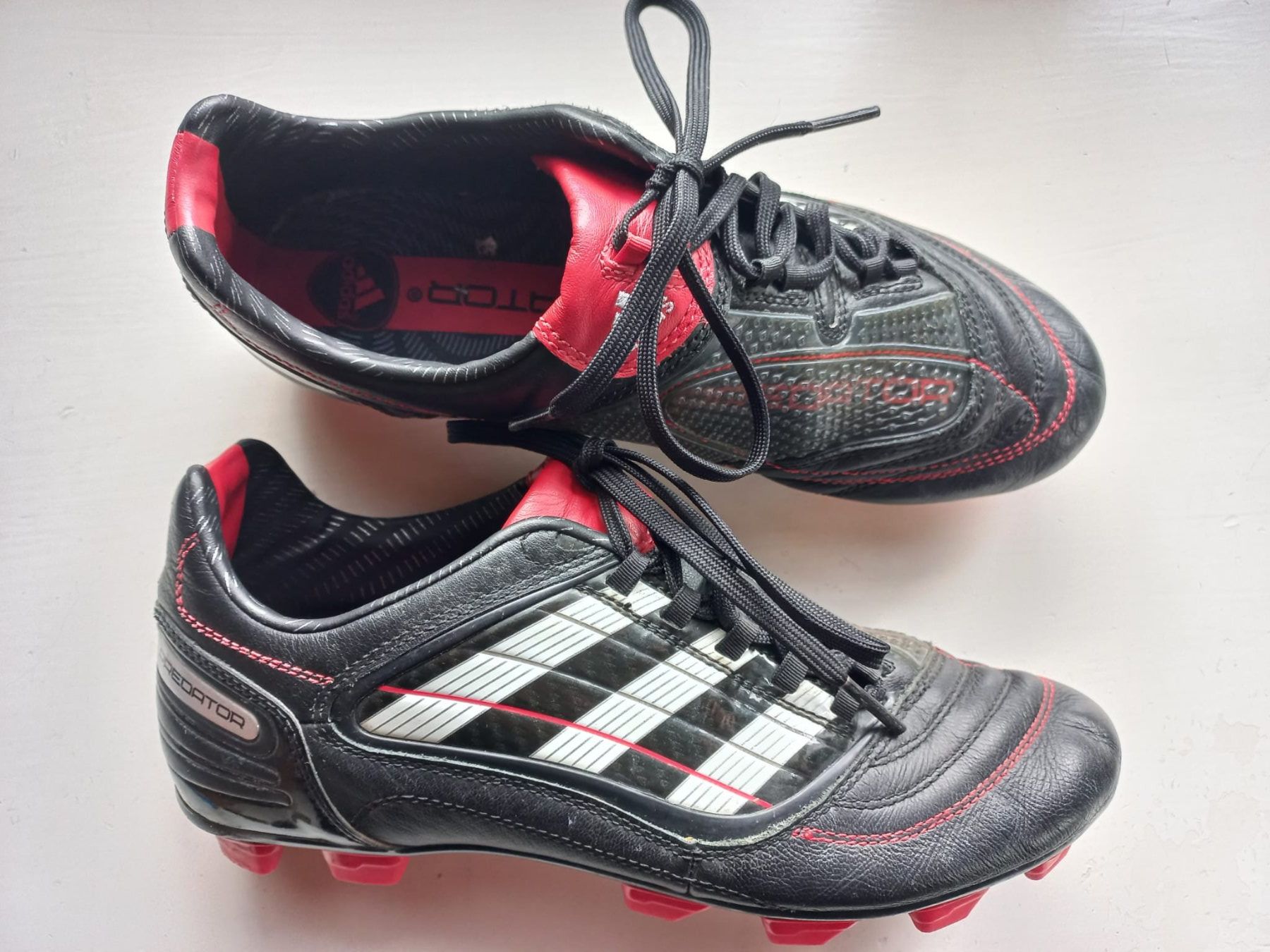 Adidas Herrenschuhe: Adidas Predator - Fussballschuhe – Neu (gemäss Beschreibung) aus Beckenried von Wmarcie