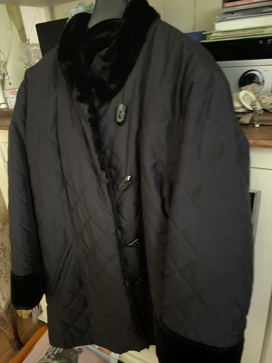 Jacken: Winterjacke beidseitig tragbar, schwarz Gr. 44 – Gebraucht aus Adliswil von luzia31 2
