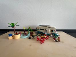 Playmobil Wohnmobil mit Zubehör und Pool
