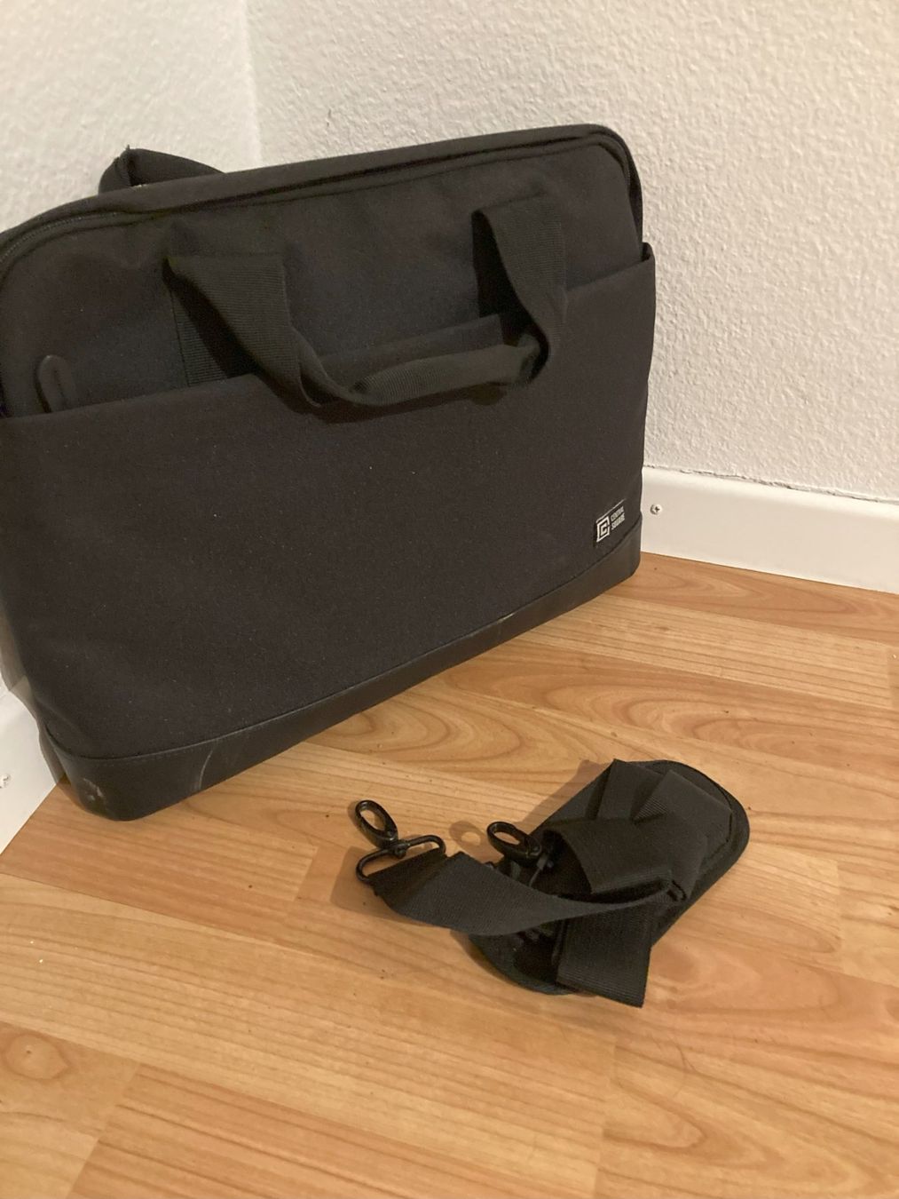 Koffer & Taschen: Central Square Ledertasche Business – Gebraucht aus Hinterkappelen von deev