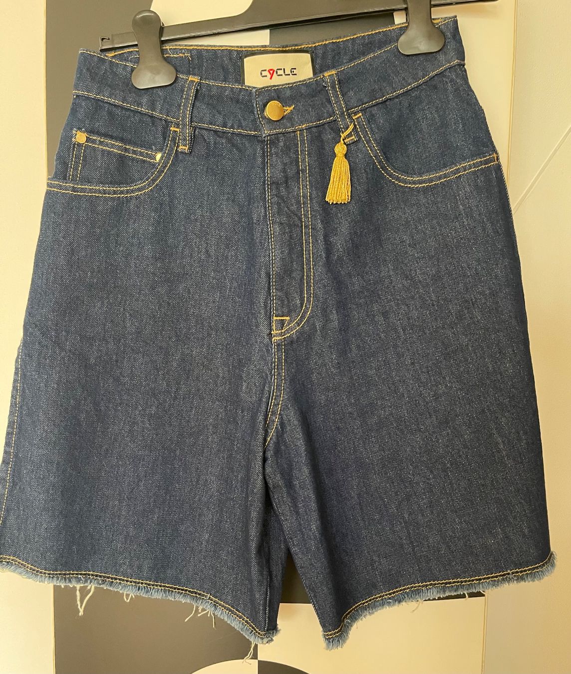 Jeans: Jeansshorts – Usato da Zürich venduto da zki_yzj7 1