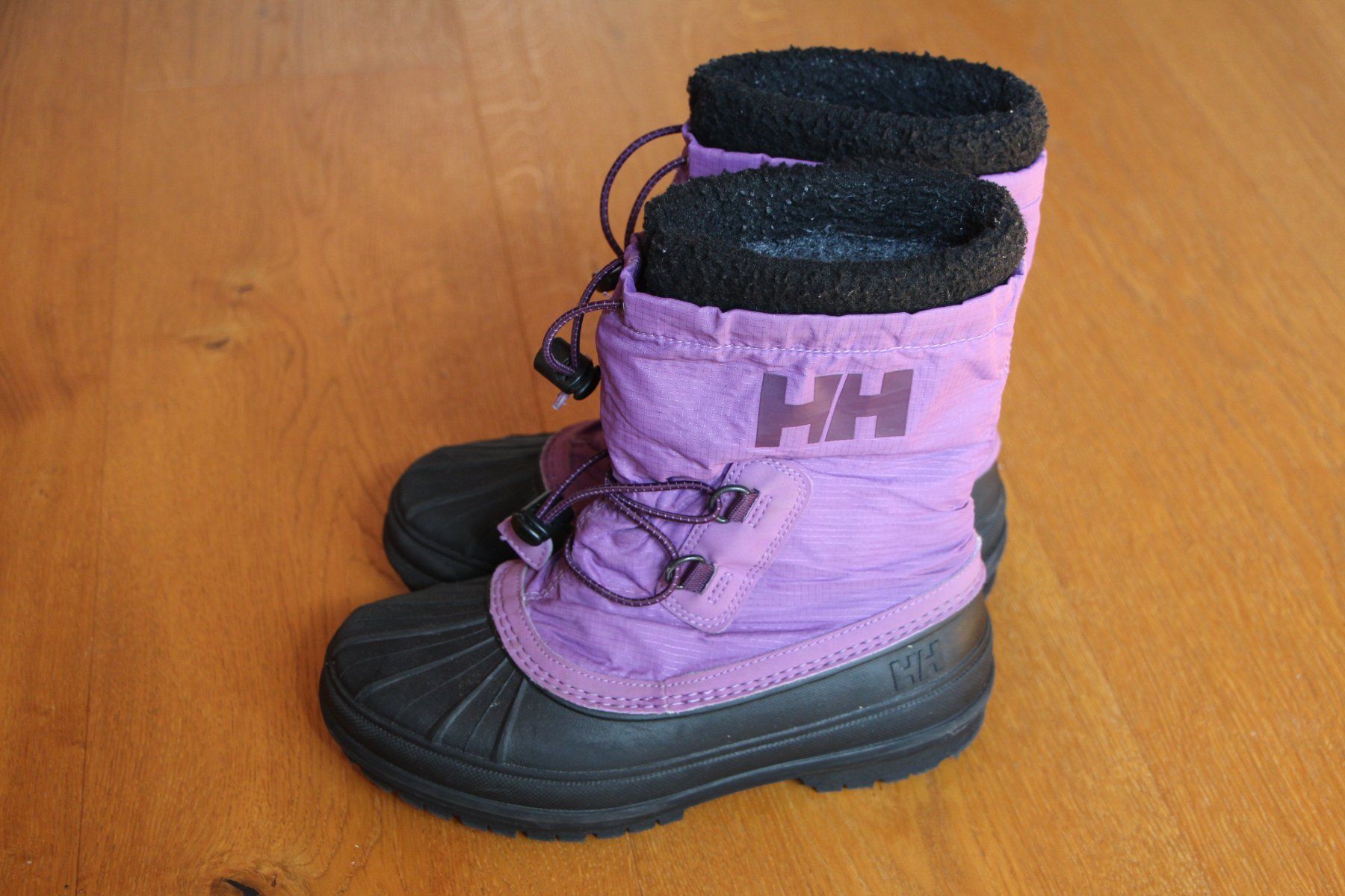 Helly Hansen Scarpe per ragazze: Winterstiefel von Helly Hansen Grösse 33 – Usato da Heiligkreuz (Mels) venduto da PascalWa 1