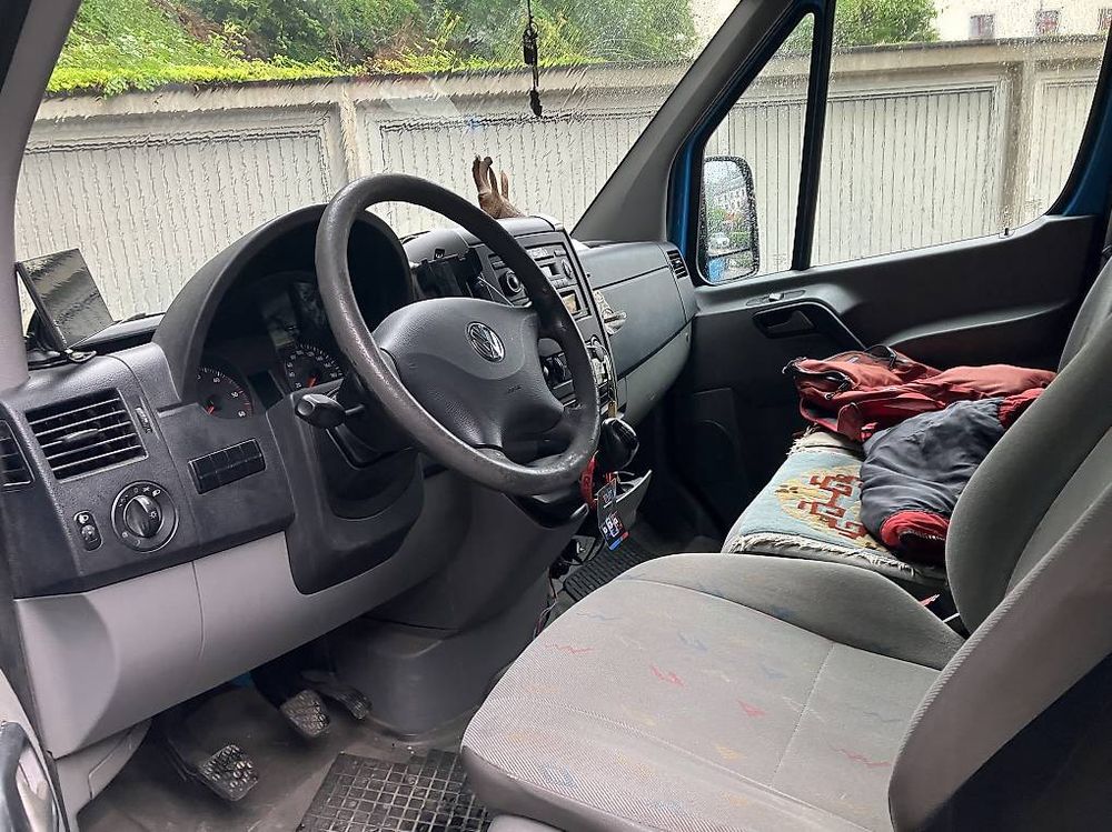 Veicoli commerciali: VW Crafter 2.5TDI – Usato da Aathal-Seegräben venduto da Oddjobs 3