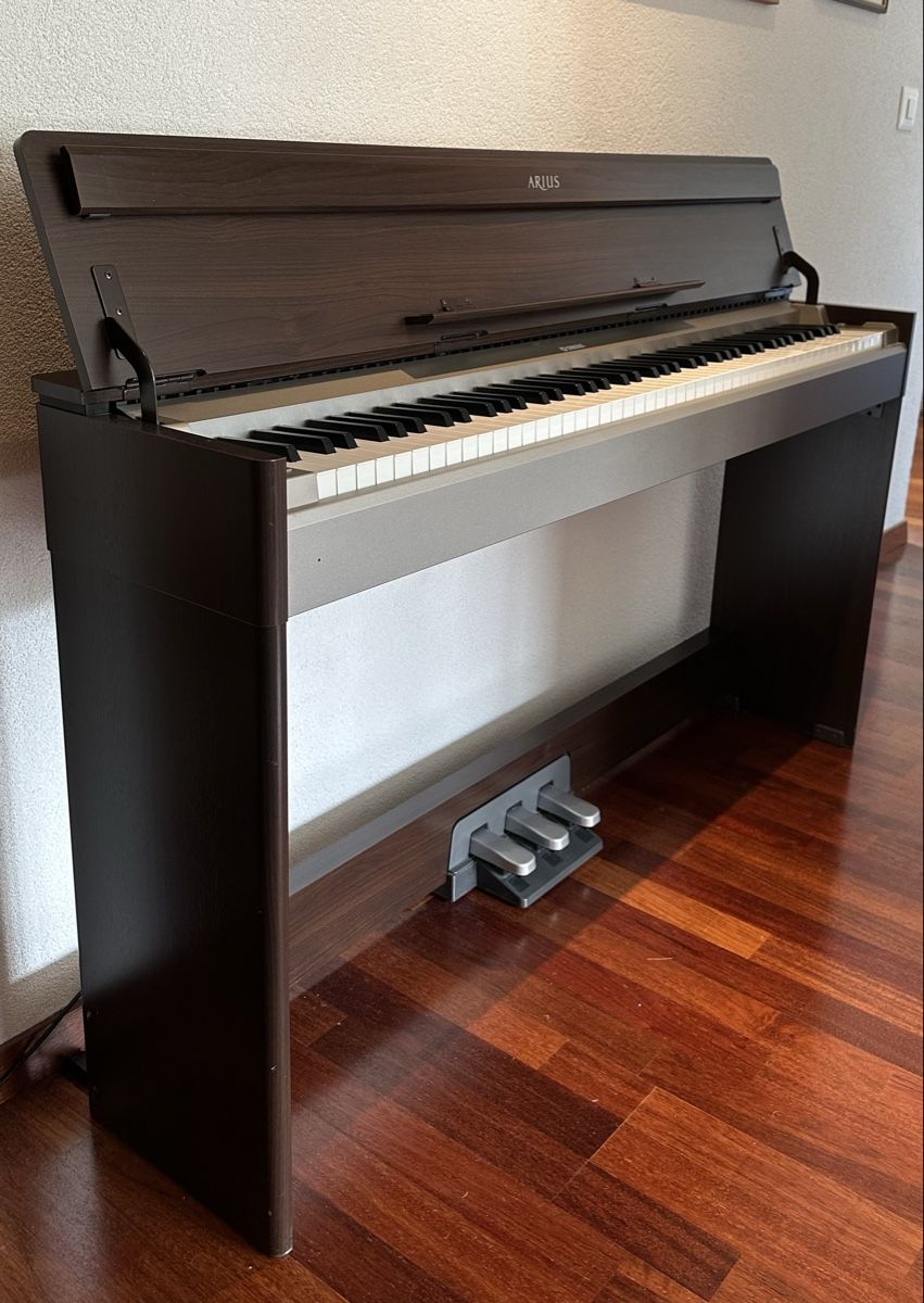 Yamaha Strumenti musicali: Piano:  YAMAHA ARIUS YDP-S31 – Usato da Bäch SZ venduto da Gadisbutterfly 2