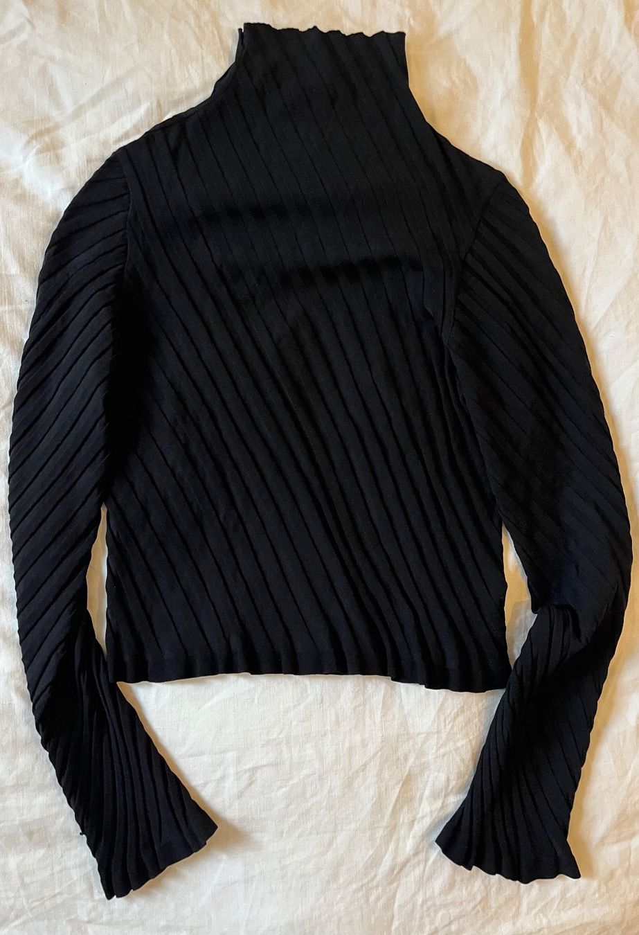 Balenciaga Top: BALENCIAGA, top col roulé noir – Usato da Genève venduto da dachaw