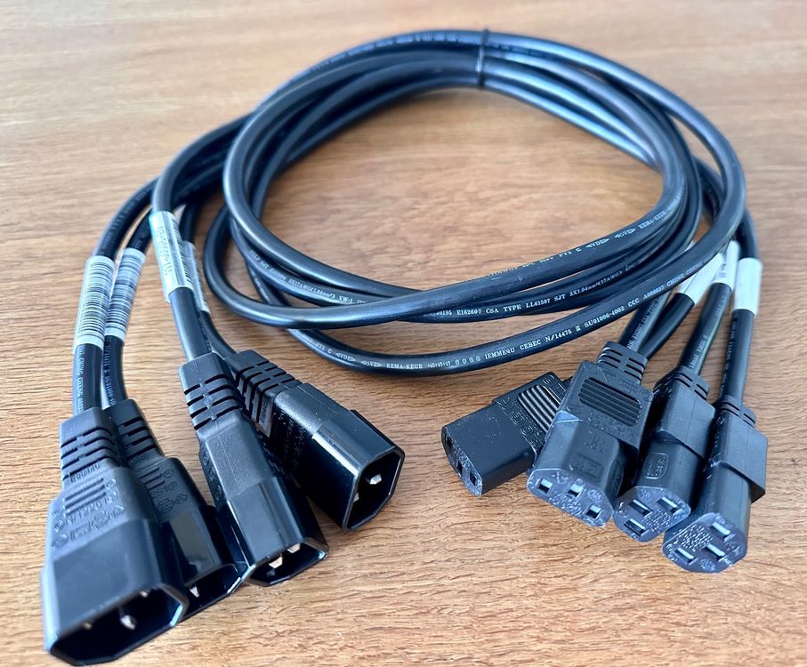 90° Stromkabel C14 Auf C13 - 30cm Mit Ein/Aus Schalter