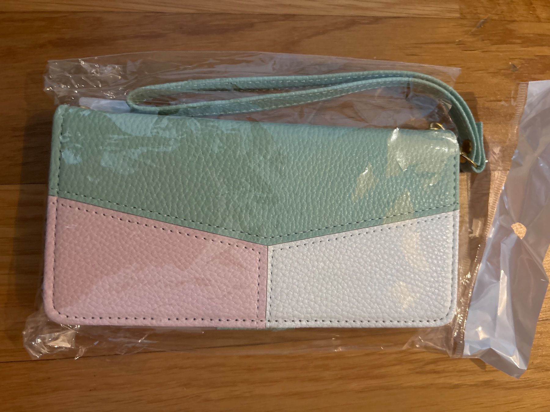 Apple Cover & Protezioni schermo: Handyhülle IPhone 13 Pro – Nuovo e nell'imballaggio originale da Rudolfstetten venduto da palmino01