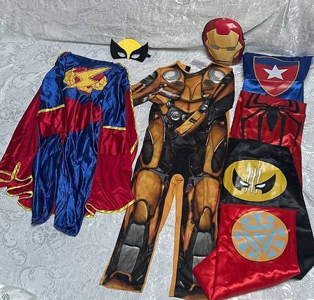 Lotto costumi di carnevale