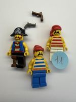 3 Stück Lego Piraten Figuren mit Zubehör.
